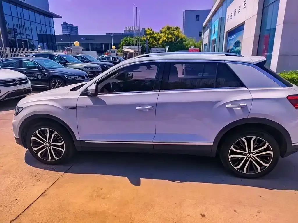 Volkswagen T-Roc — фото 2