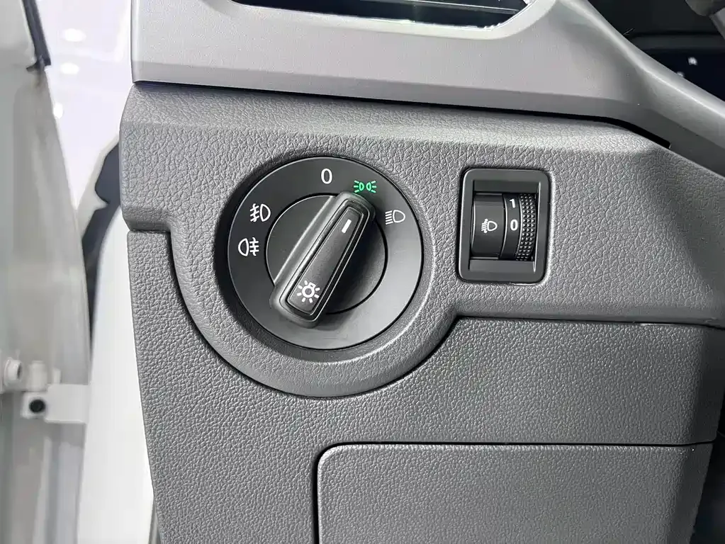 Volkswagen T-Cross — фото 10