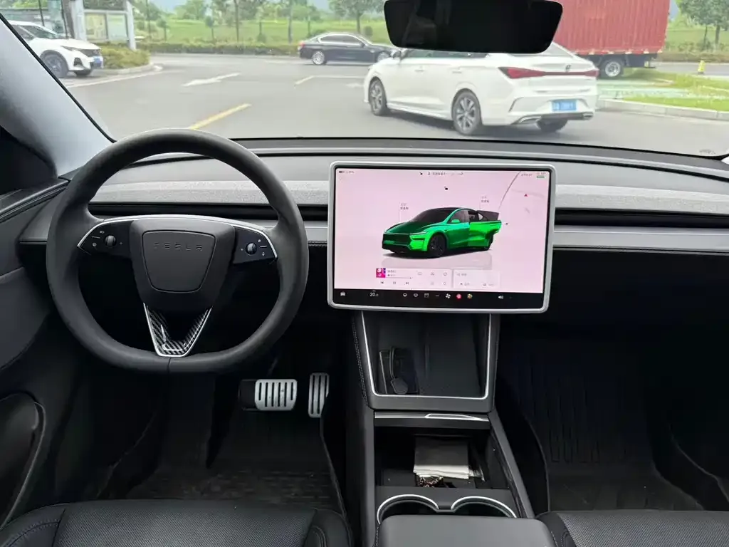 Tesla Model Y — фото 2