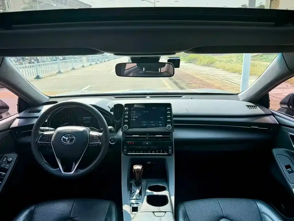 Toyota Avalon — фото 4