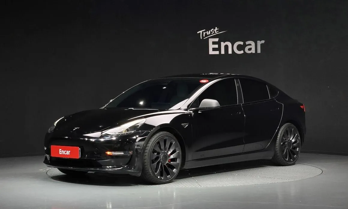 Tesla Model 3 — фото 1