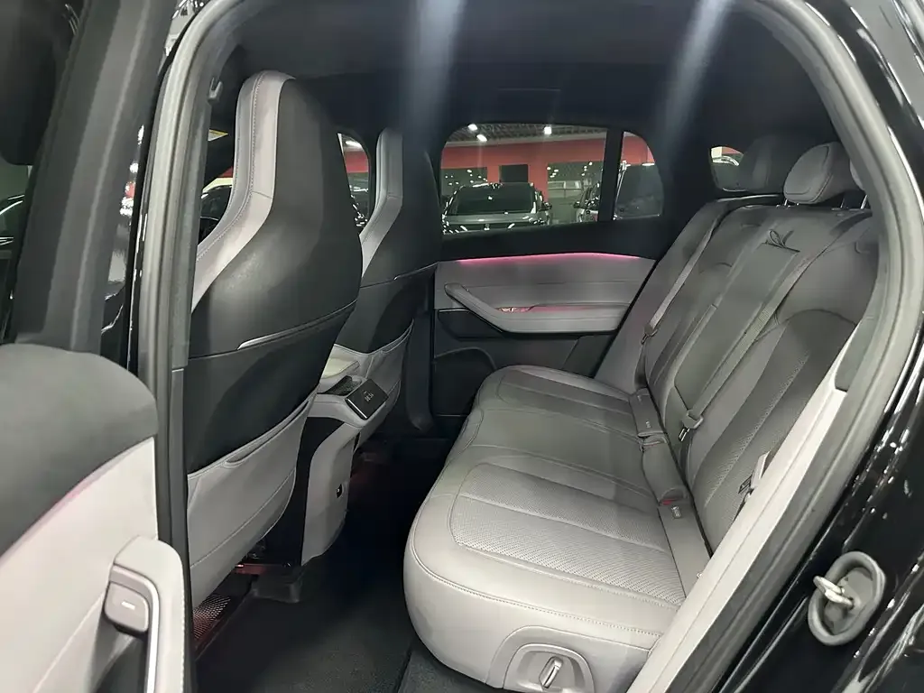 NIO EC6 — фото 10