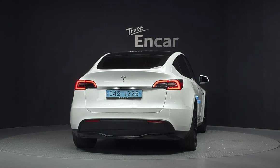 Tesla Model Y — фото 6