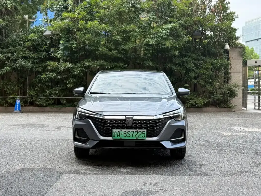 Roewe i6 MAX New Energy — фото 8