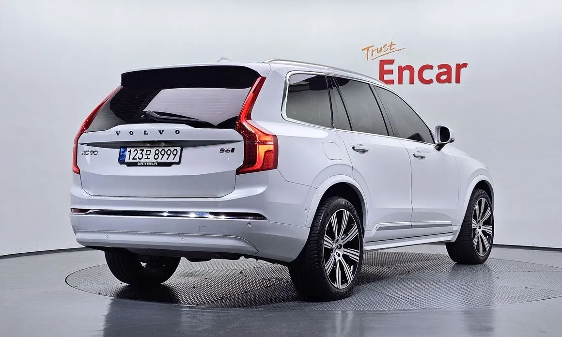 Volvo XC90 — фото 8