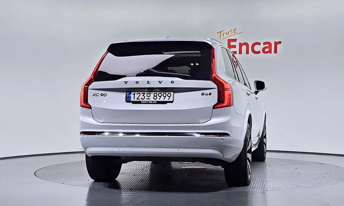 Volvo XC90 — фото 9