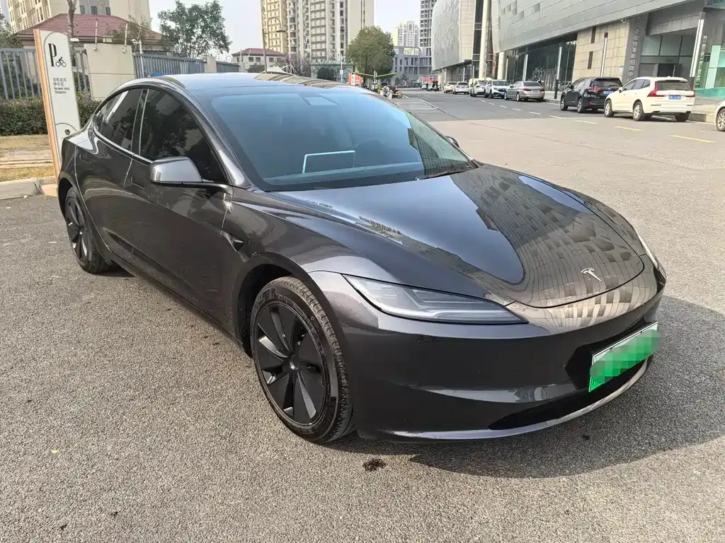 Tesla Model 3 — фото 9