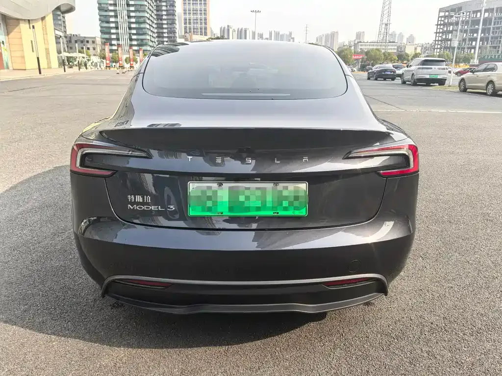 Tesla Model 3 — фото 8
