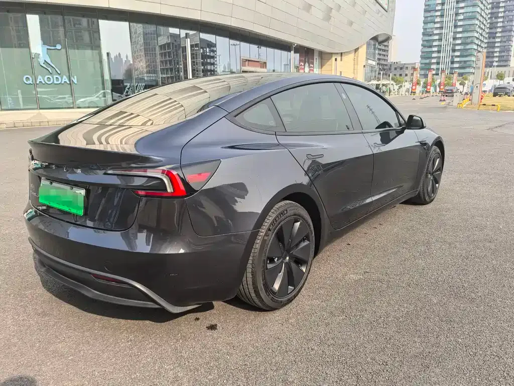 Tesla Model 3 — фото 5
