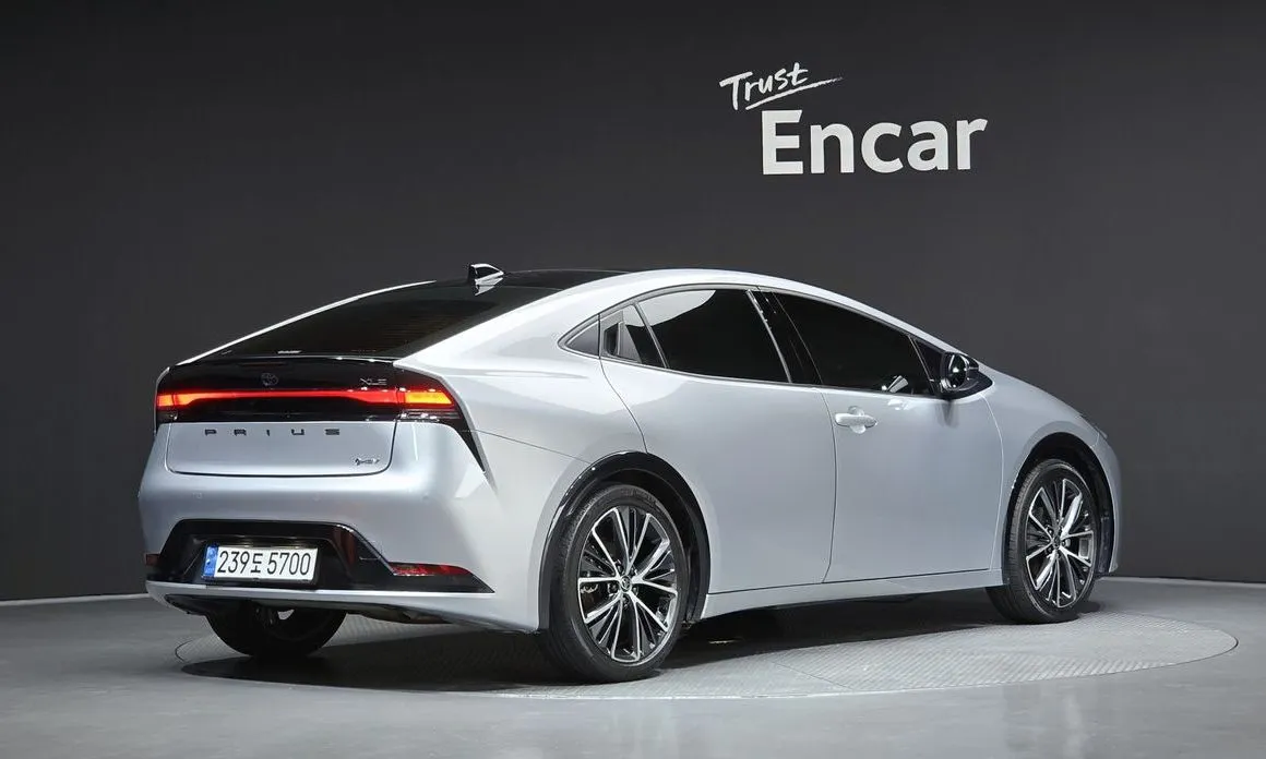 Toyota Prius — фото 2