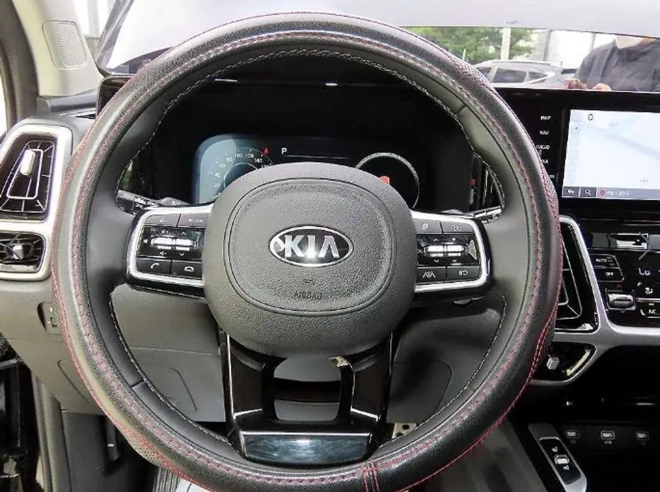 Kia Sorento — фото 7