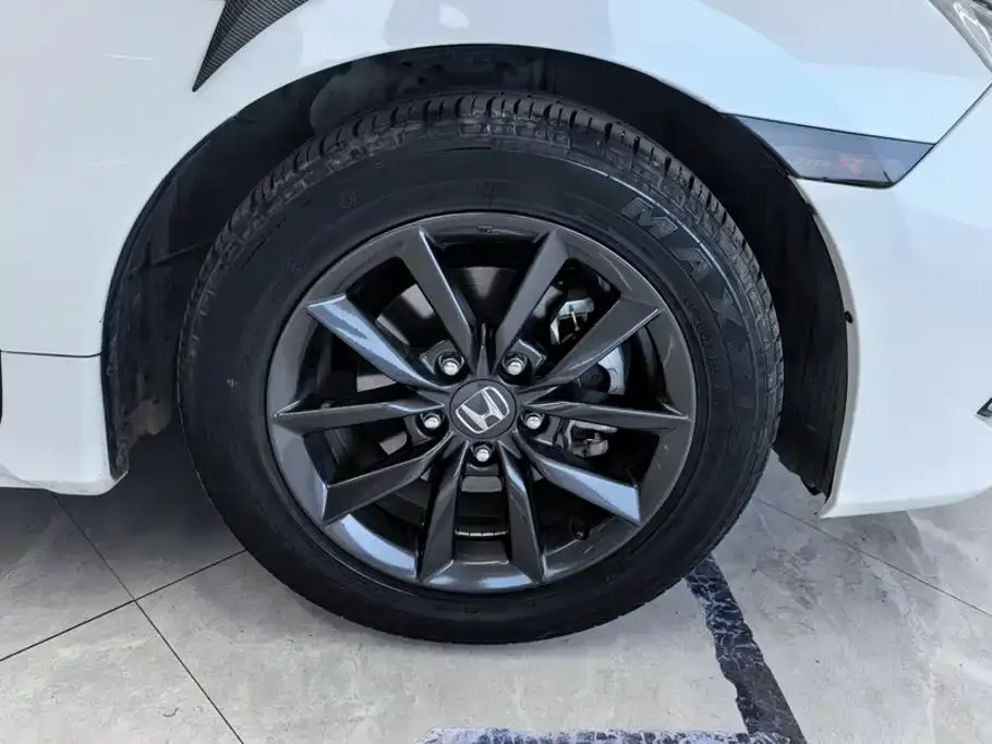 Honda Civic — фото 10