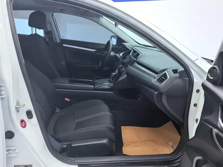 Honda Civic — фото 7