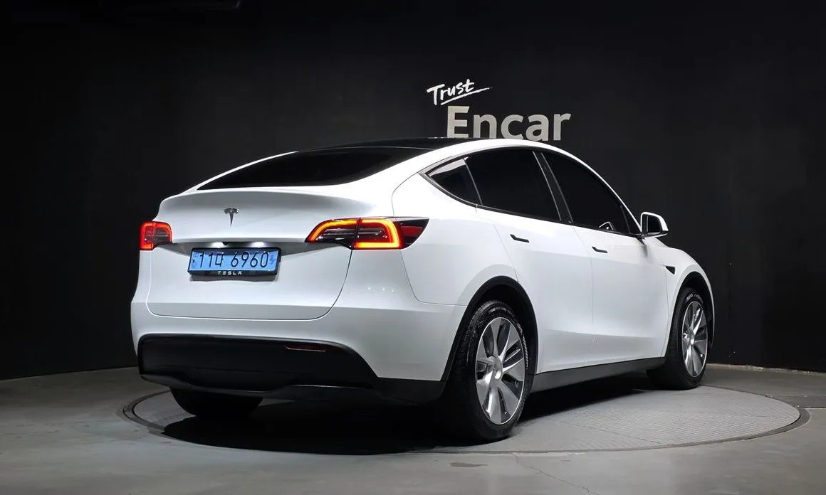 Tesla Model Y — фото 2