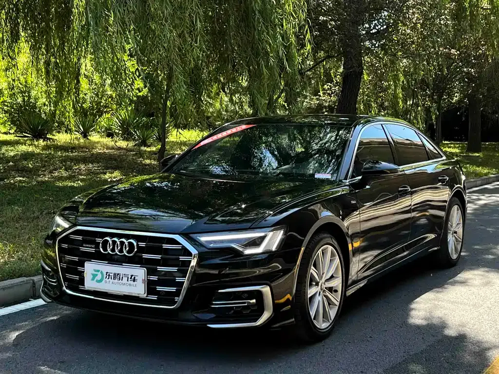Audi A6L — фото 1