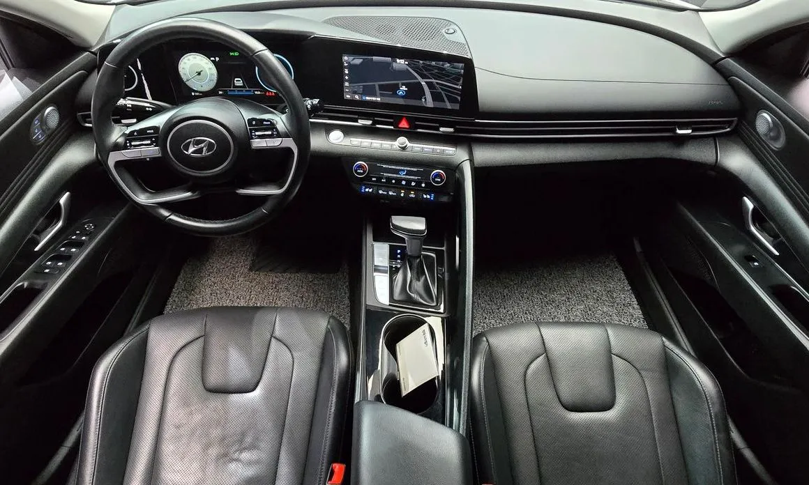 Hyundai AVANTE — фото 3