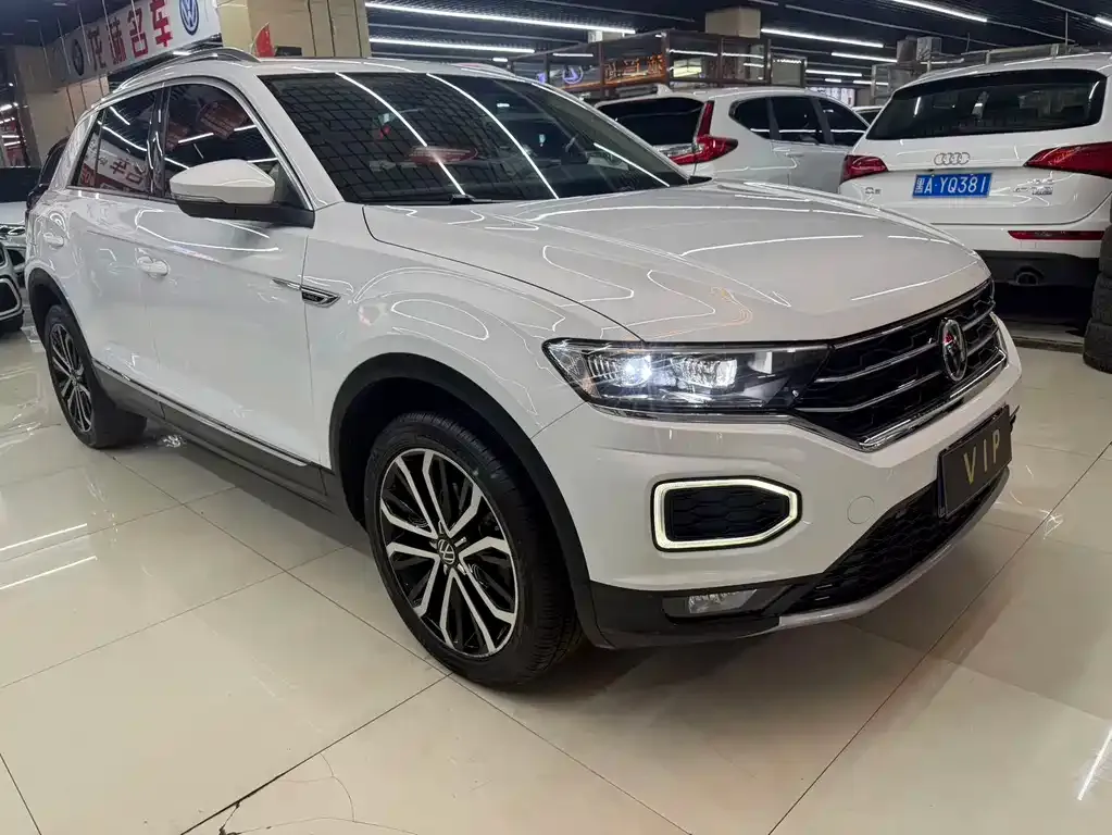 Volkswagen T-Roc — фото 2