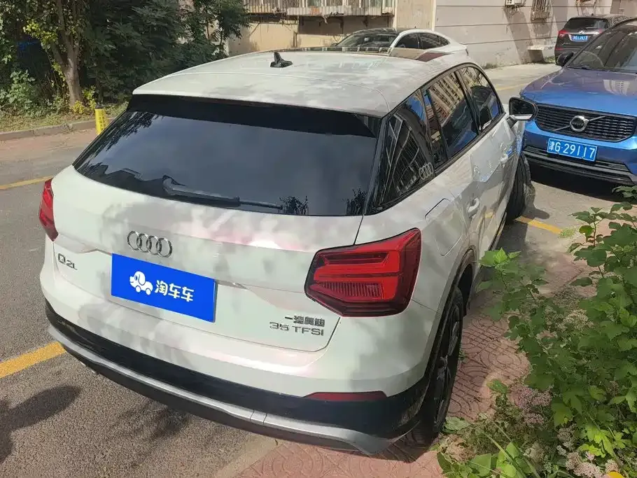 Audi Q2L — фото 5