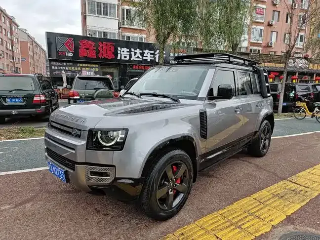 Land Rover Defender — фото 1
