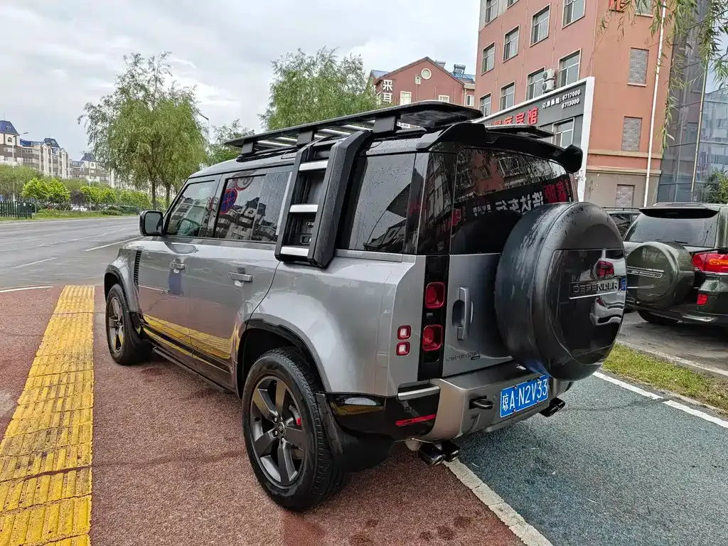 Land Rover Defender — фото 10