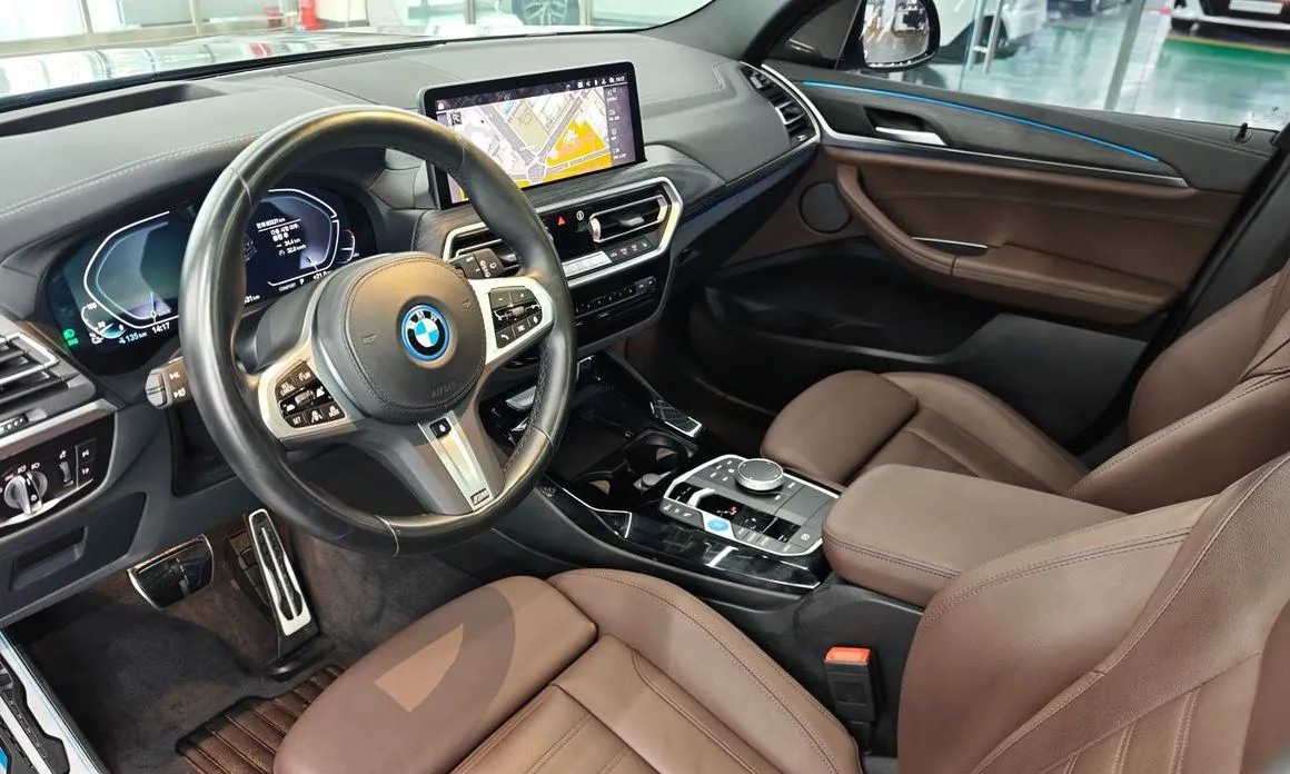 BMW iX3 — фото 10