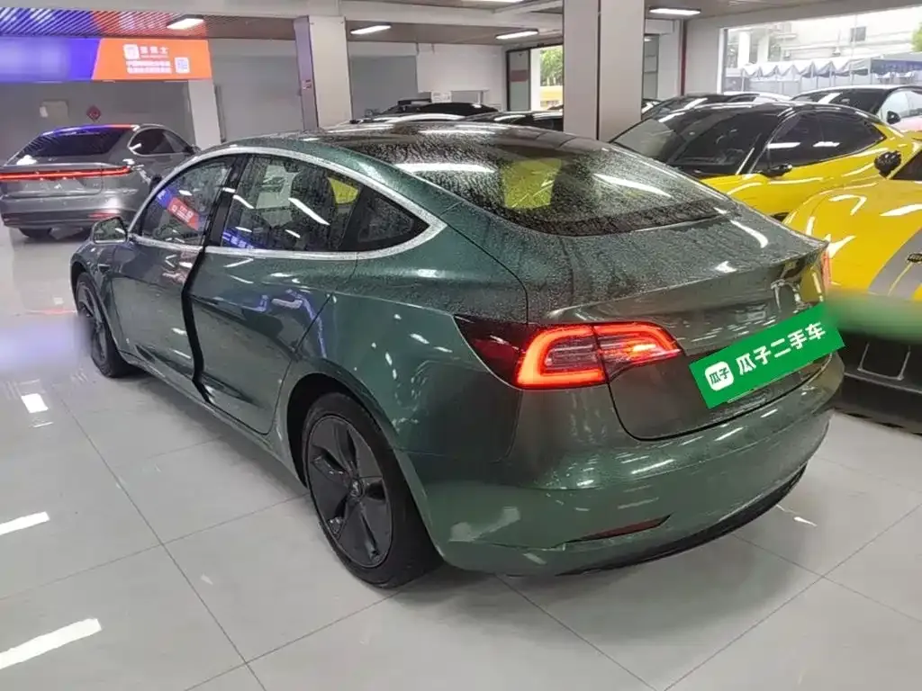 Tesla Model 3 — фото 2