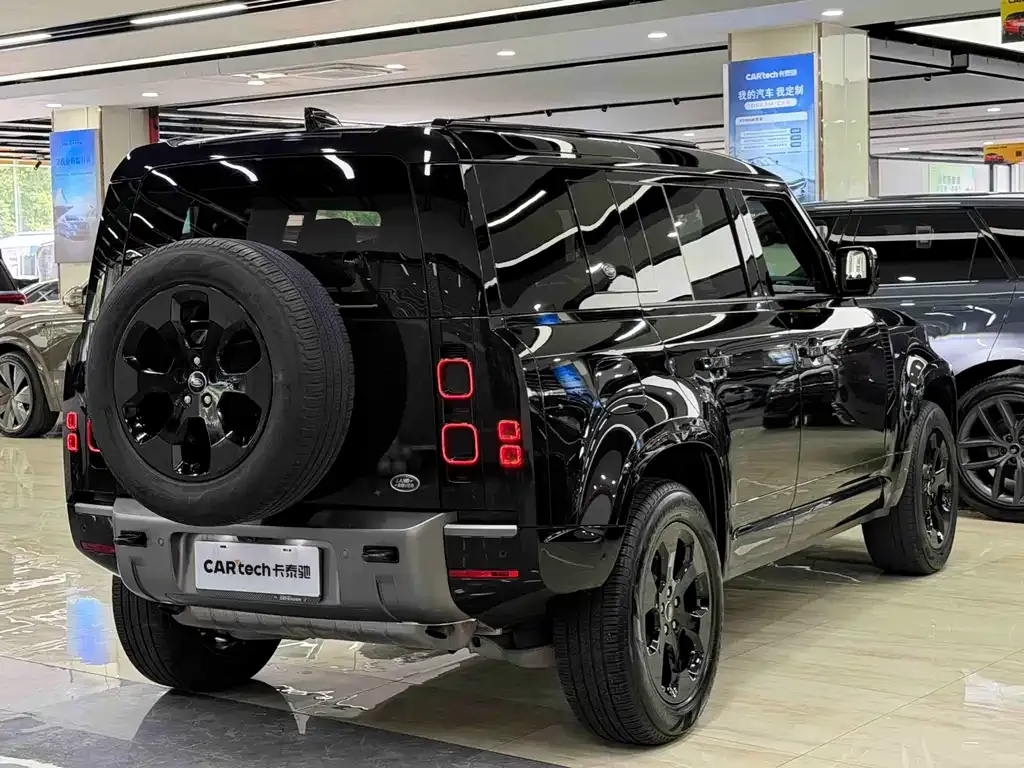 Land Rover Defender — фото 7