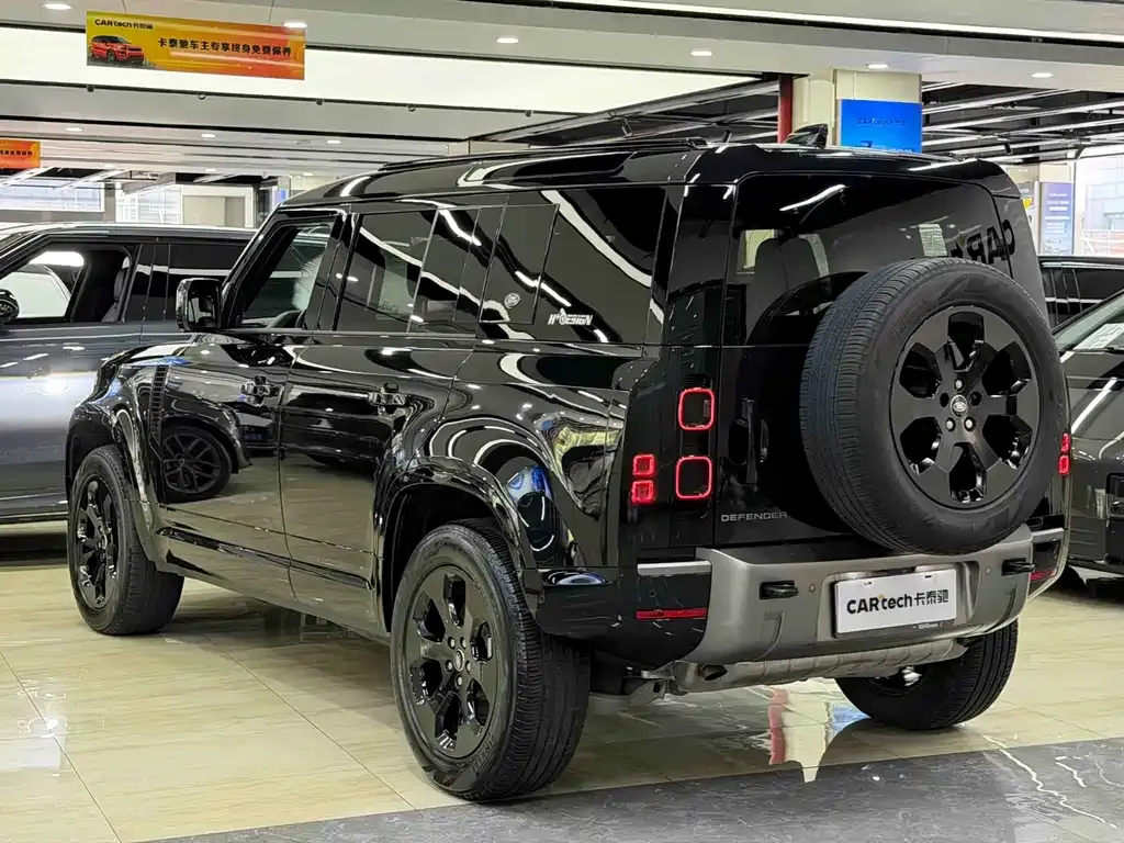 Land Rover Defender — фото 10