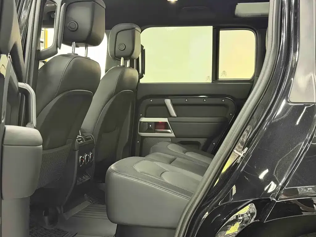 Land Rover Defender — фото 8
