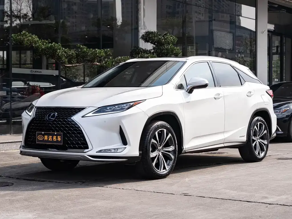 Lexus RX — фото 1