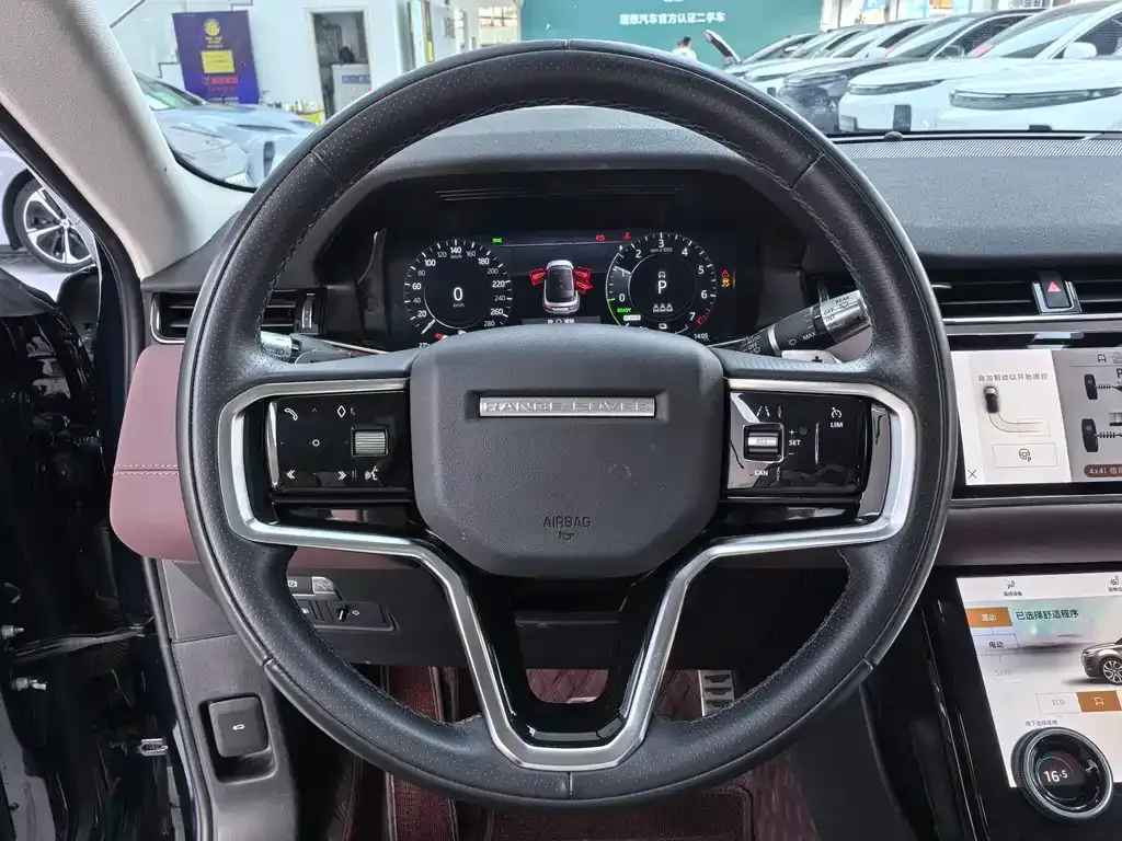 Land Rover Evoque PHEV — фото 10