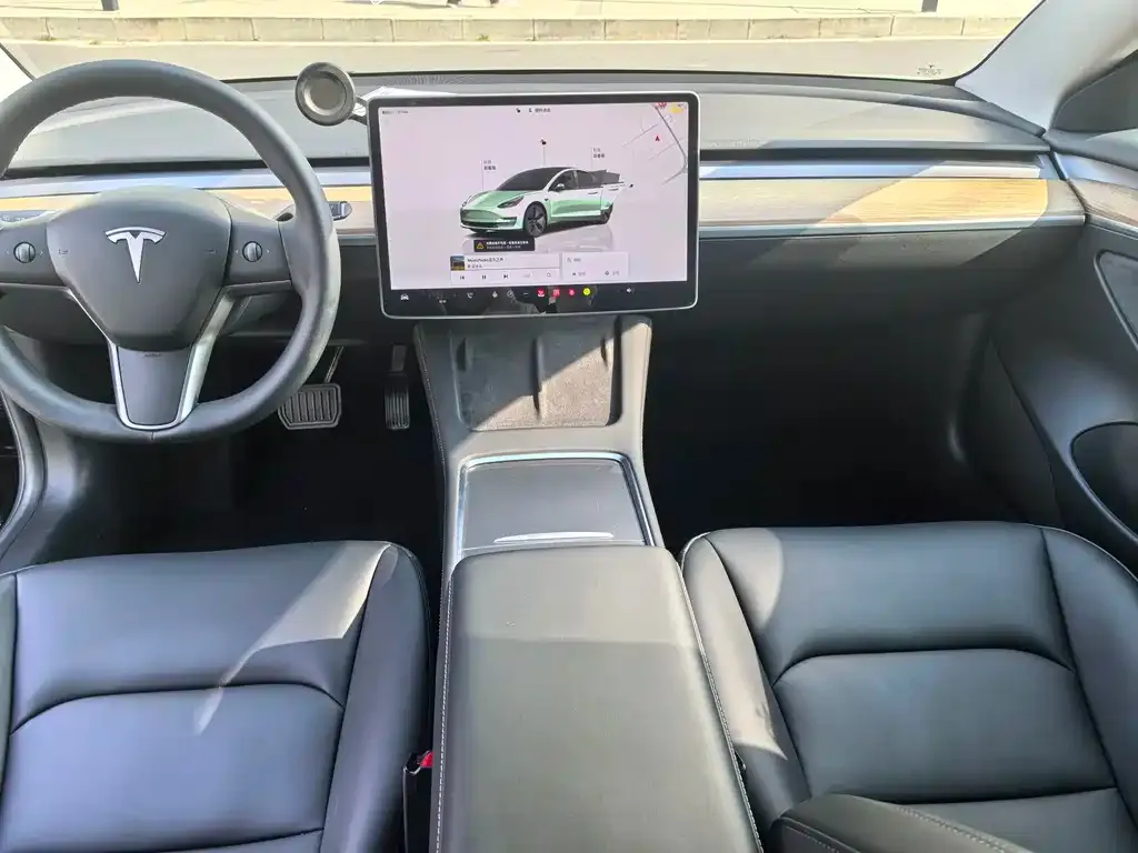 Tesla Model 3 — фото 3