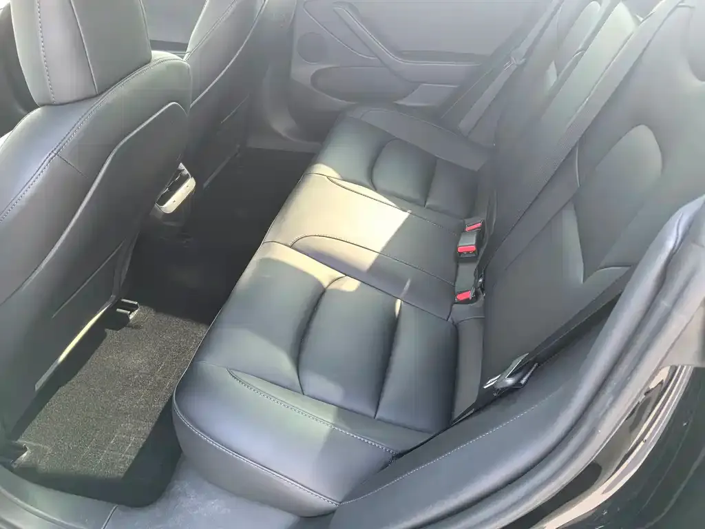Tesla Model 3 — фото 2
