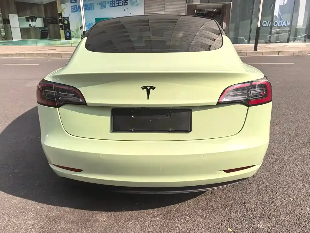 Tesla Model 3 — фото 7