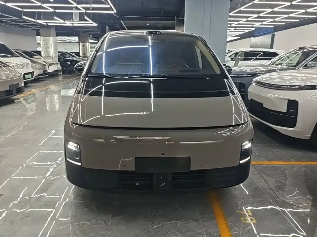 Li Auto MEGA — фото 9