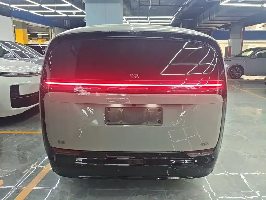 Li Auto MEGA — фото 4