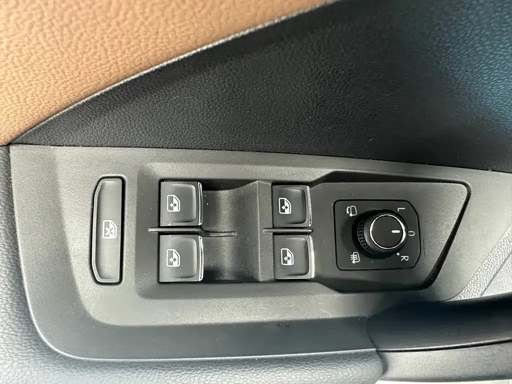Volkswagen Tharu — фото 4