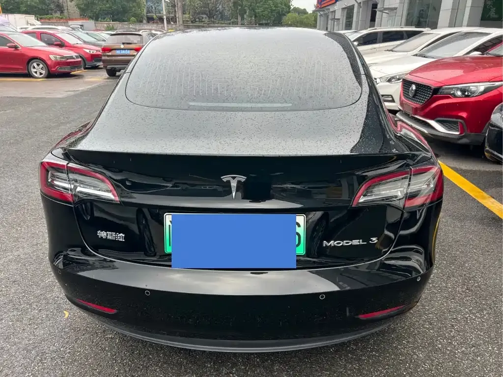 Tesla Model 3 — фото 4
