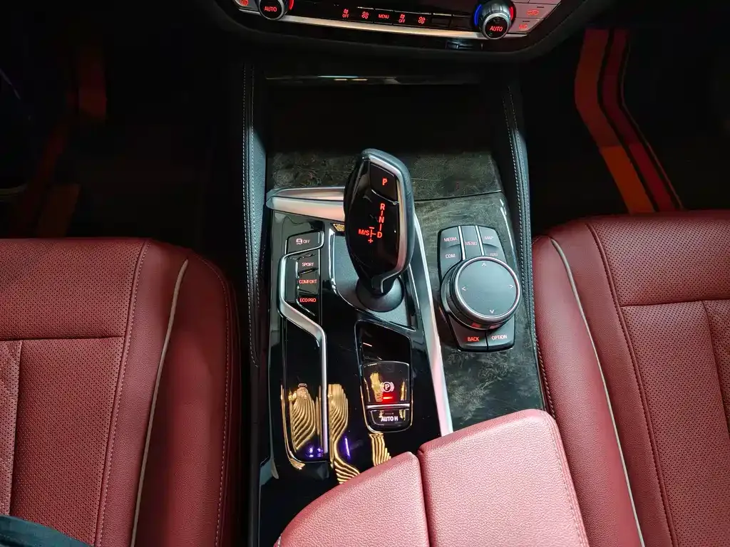 BMW 5 Series — фото 10