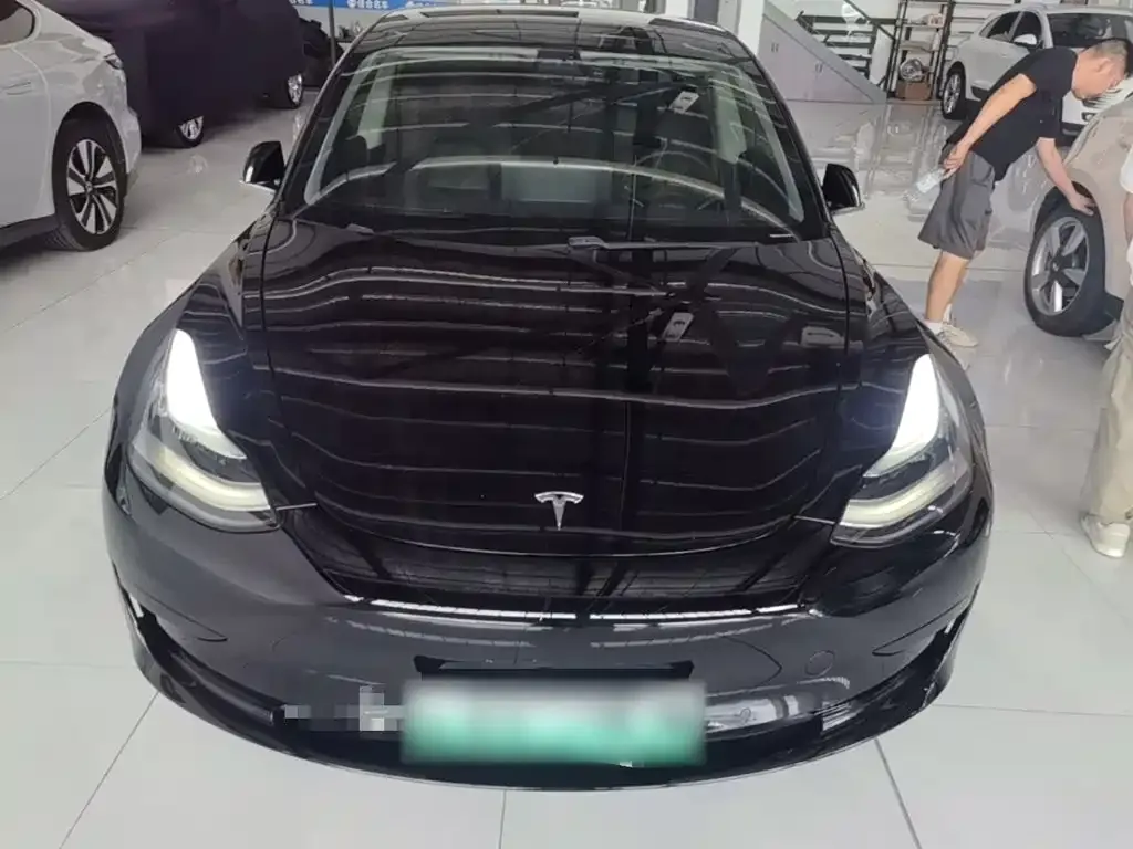 Tesla Model 3 — фото 6