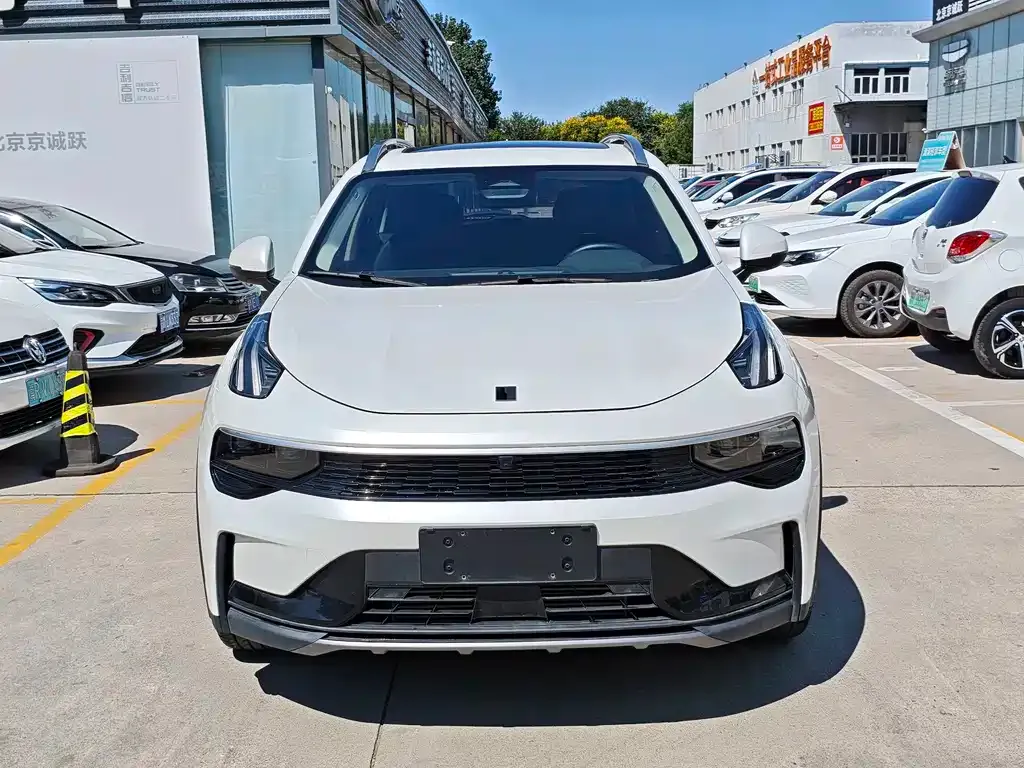 Lynk & Co 01 — фото 2