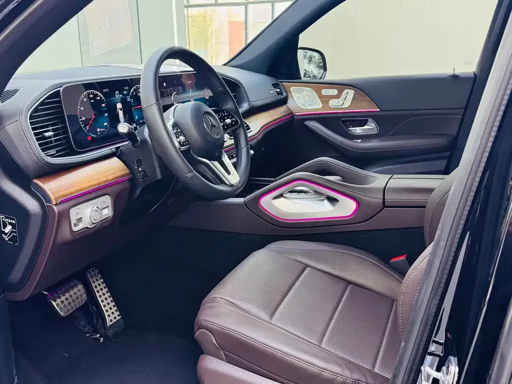 Mercedes-Benz GLS — фото 9