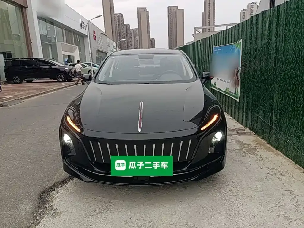 Hongqi E-QM5 — фото 2