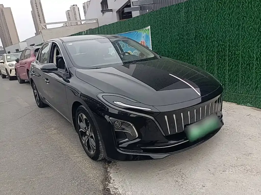 Hongqi E-QM5 — фото 8