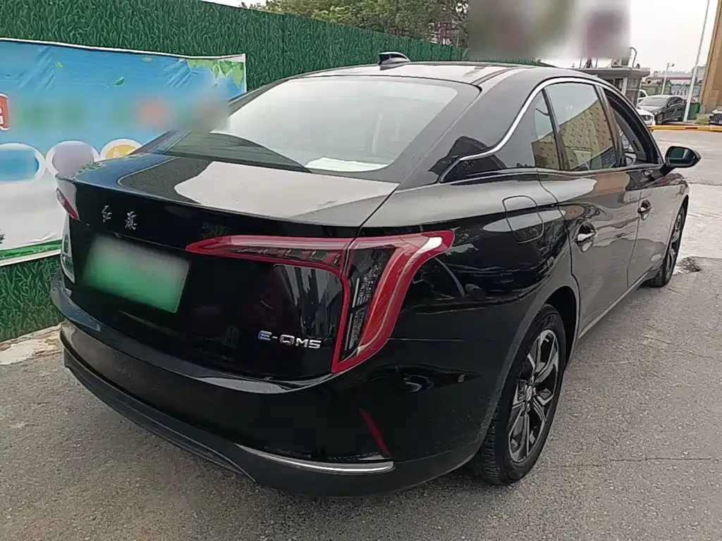Hongqi E-QM5 — фото 7