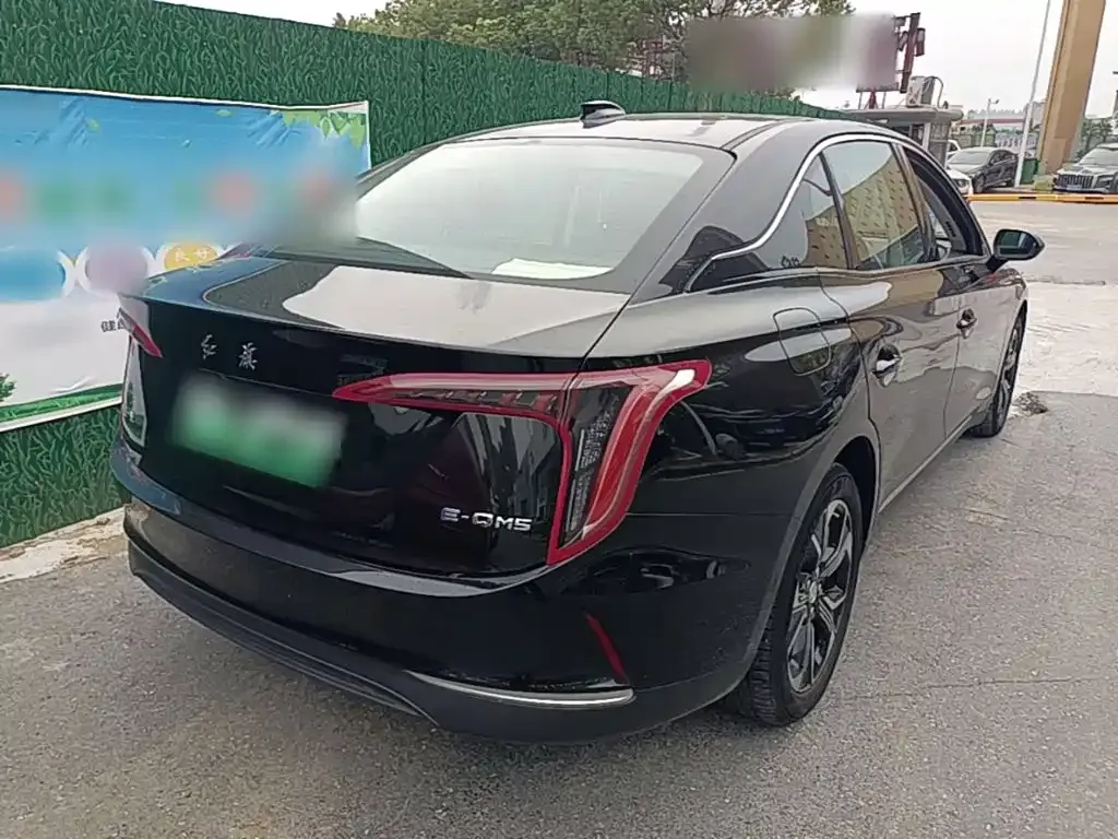 Hongqi E-QM5 — фото 10