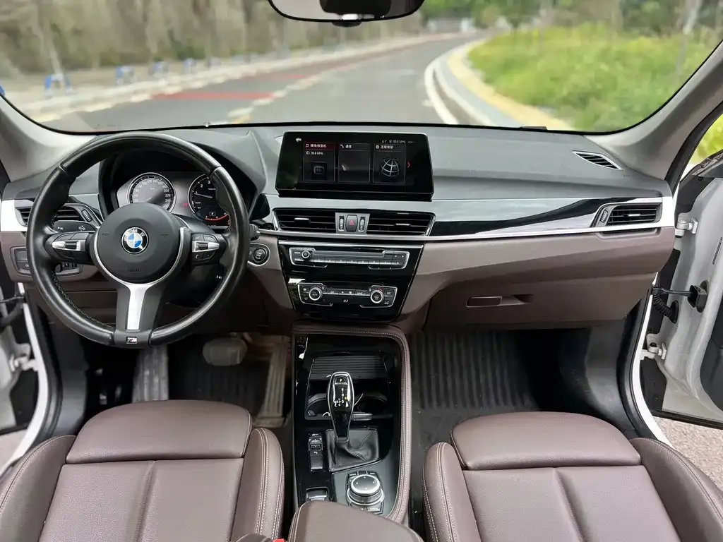 BMW X1 — фото 9