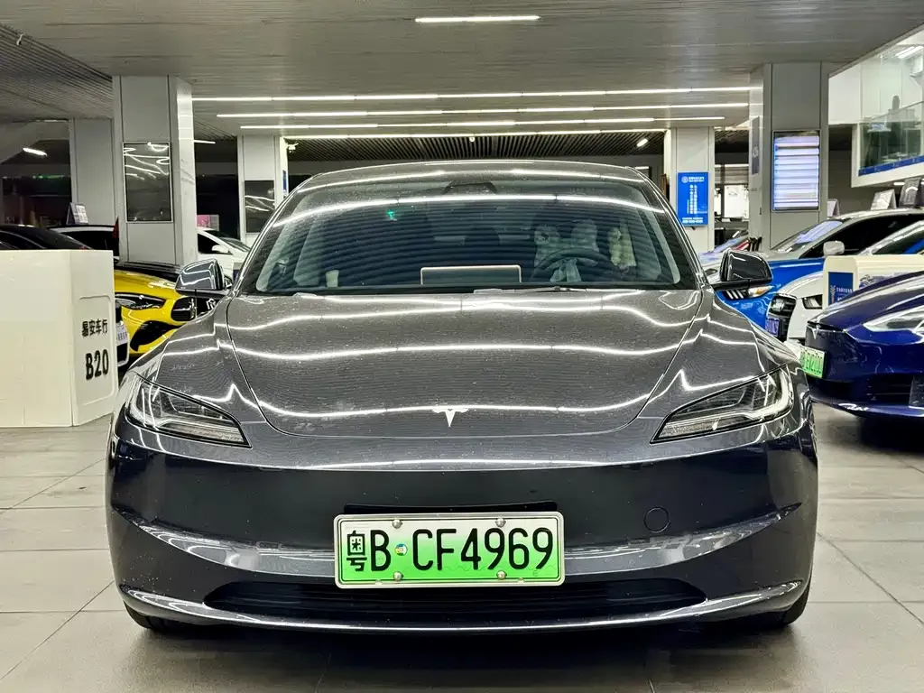 Tesla Model 3 — фото 6