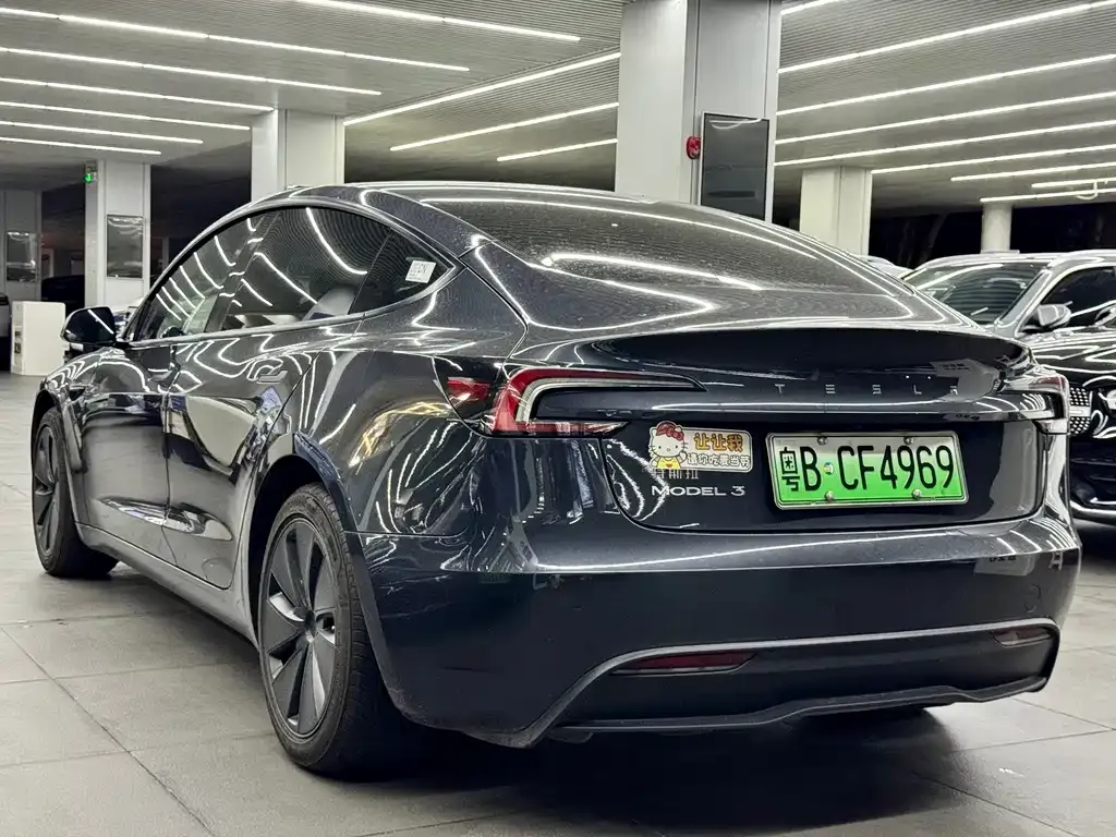 Tesla Model 3 — фото 2