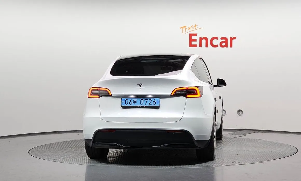 Tesla Model Y — фото 7